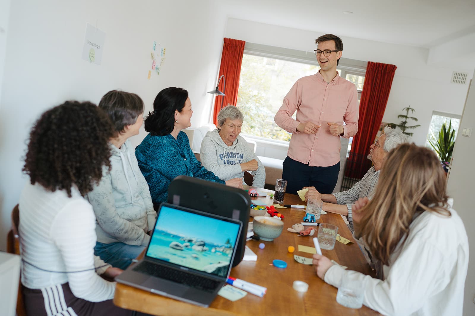 Stanley vertelt tijdens een workshop